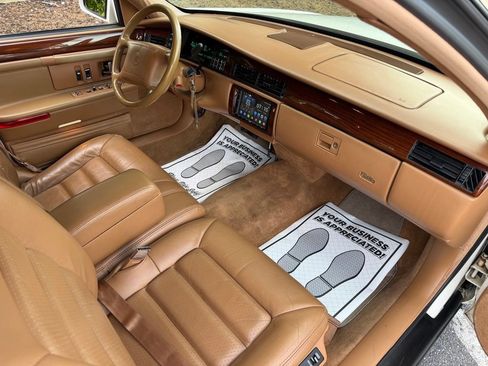 Used 1994 Cadillac De Ville Concours FWD image 33