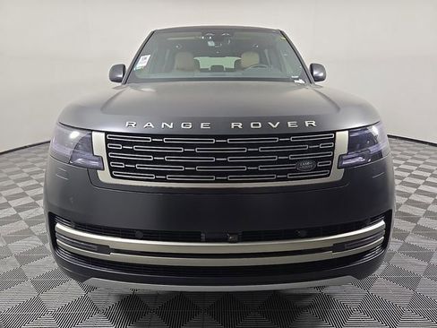 Used 2025 Land Rover Range Rover Long Wheelbase SE AWD/4WD image 3