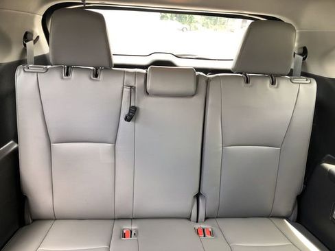 Used 2022 Toyota Highlander Platinum AWD/4WD image 33