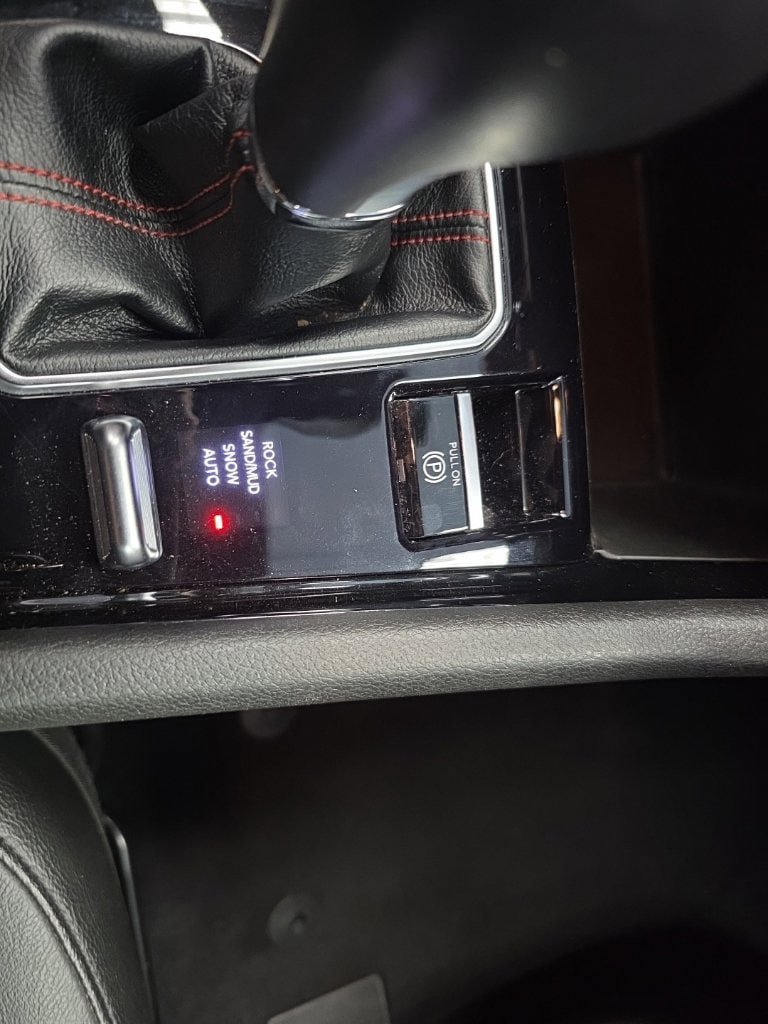 Used 2025 Jeep Compass Trailhawk AWD/4WD image 22