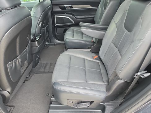 Used 2022 Kia Telluride EX w/ EX Premium Package FWD image 16