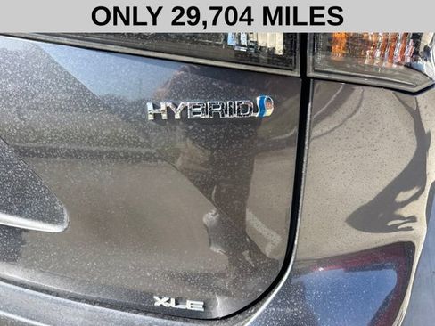 Used 2022 Toyota Highlander XLE AWD/4WD image 4