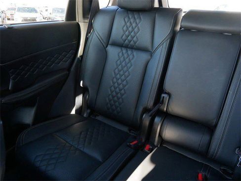 Used 2025 Mitsubishi Outlander SEL Black Edition image 13