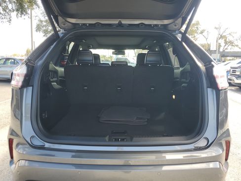 Certified 2023 Ford Edge ST-Line image 9