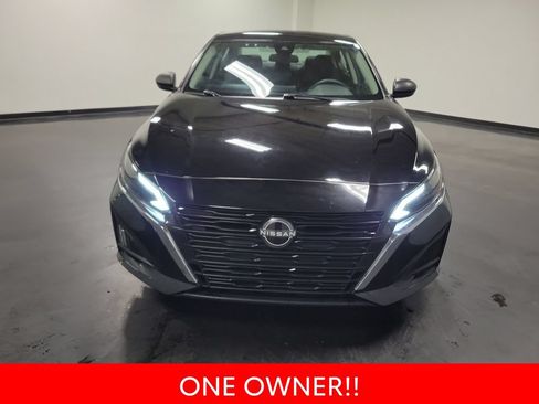Used 2024 Nissan Altima 2.5 SV FWD image 3