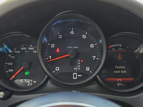 Used 2018 Porsche Macan AWD/4WD image 22