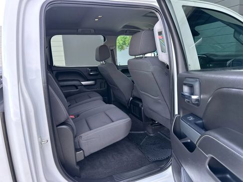Used 2018 Chevrolet Silverado 1500 LT w/ LT Eassist Package AWD/4WD image 18