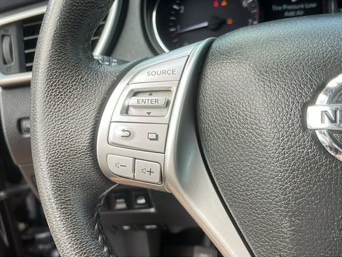 Used 2016 Nissan Rogue SL w/ SL Premium Package image 14