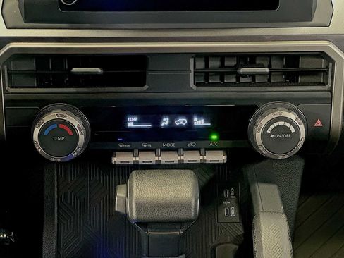 Used 2025 Toyota 4Runner SR5 AWD/4WD image 16