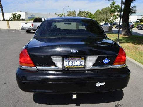 Used 2004 Ford Crown Victoria Police Interceptor image 4