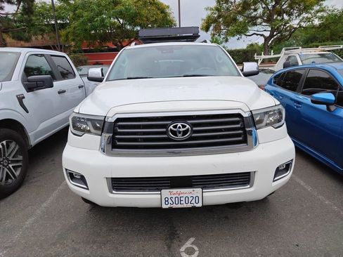 Used 2020 Toyota Sequoia Limited w/ Safety & Convenience Package AWD/4WD image 20
