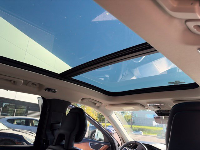 Used 2018 Volvo XC90 T6 Inscription w/ Convenience Package AWD/4WD image 4