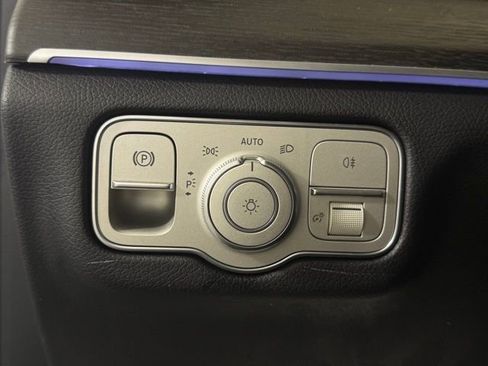 Used 2022 Mercedes-Benz GLE 350 4MATIC w/ Premium Package image 40