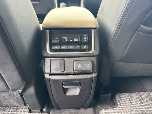 Used 2022 Subaru Ascent Limited AWD/4WD image 26