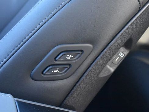 New 2026 Kia Carnival EX FWD image 28