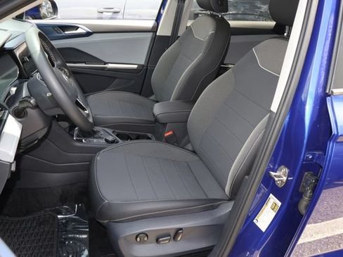 Certified 2024 Volkswagen Taos SE w/ Panoramic Sunroof Package AWD/4WD image 14