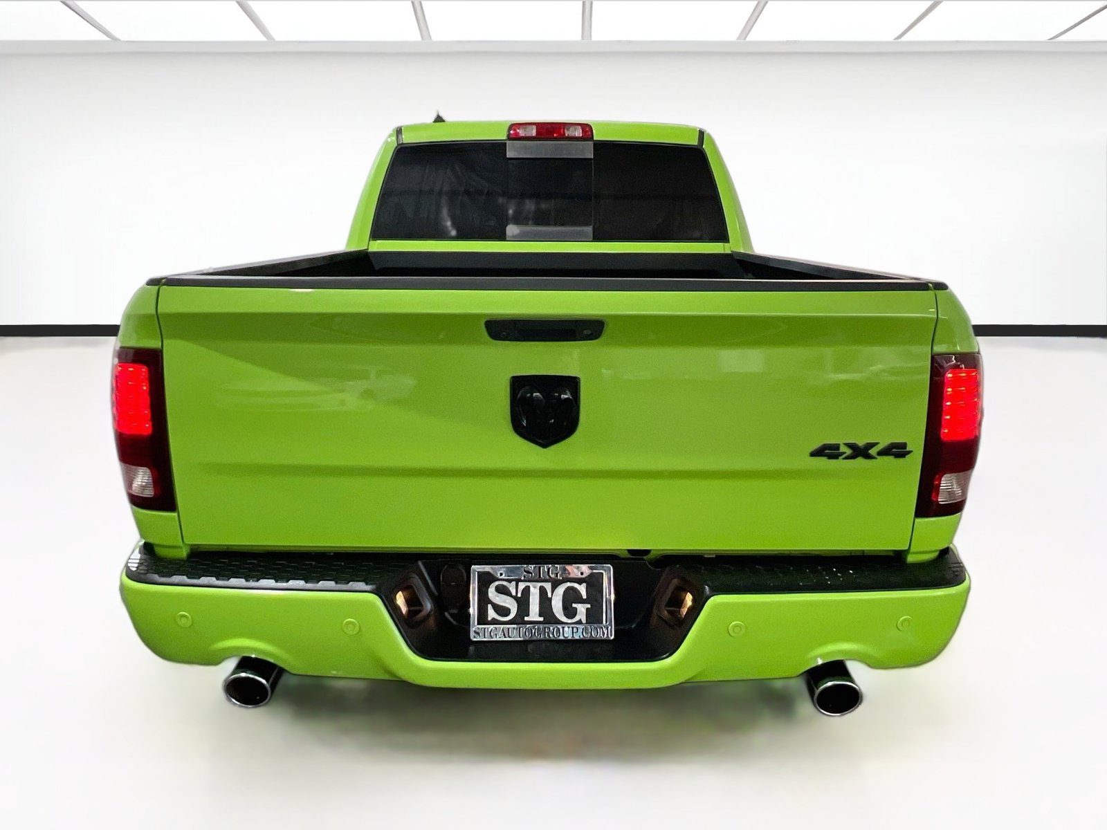 Used 2017 RAM 1500 Sport w/ Sublime Green Sport Package AWD/4WD image 5