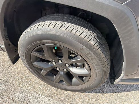 Used 2024 Toyota RAV4 LE image 4