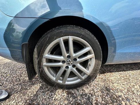 Used 2010 Volkswagen Eos Lux FWD image 16