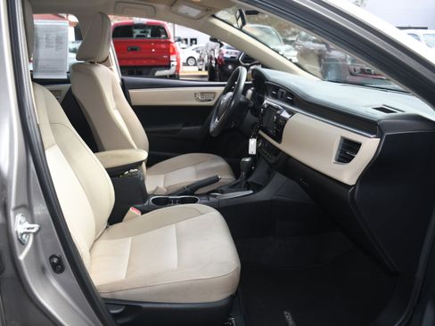 Used 2014 Toyota Corolla LE image 19