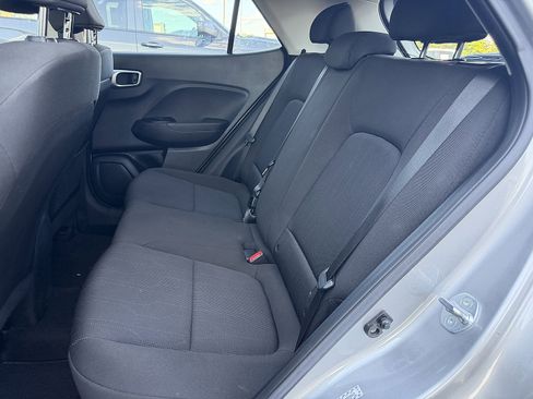 Certified 2023 Hyundai Venue SE FWD image 7