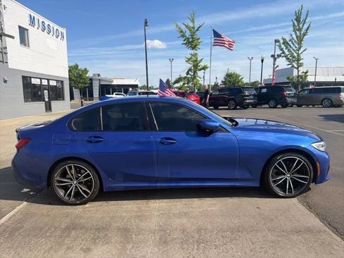 Used 2019 BMW 330i xDrive Sedan w/ M Sport Package AWD/4WD image 8