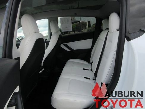 Used 2021 Tesla Model Y Long Range image 16