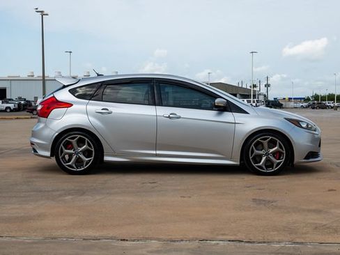 Used 2014 Ford Focus ST w/ Equipment Group 202A FWD image 3