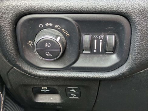 Used 2022 RAM 1500 Laramie AWD/4WD image 23