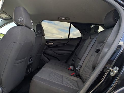 Used 2018 Chevrolet Equinox LT FWD image 16