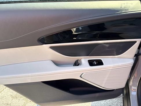 New 2026 Lincoln Nautilus Premier w/ Jet Appearance Package AWD/4WD image 17