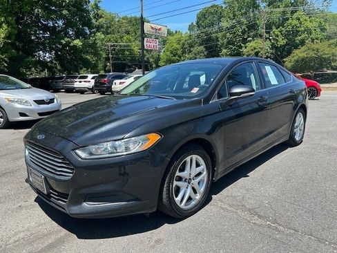 Used 2013 Ford Fusion SE FWD image 1