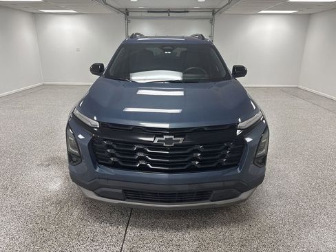 Used 2025 Chevrolet Equinox LT w/ Convenience Package II image 3