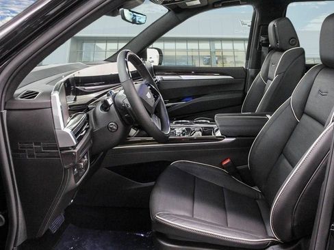 New 2026 Cadillac Escalade Luxury image 12