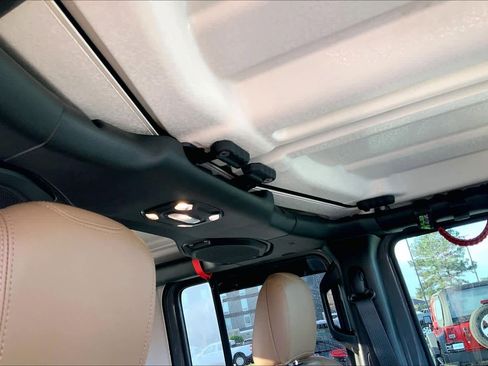 Used 2023 Jeep Gladiator Rubicon w/ LED Lighting Group image 13