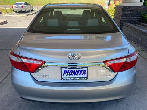 Used 2015 Toyota Camry LE FWD image 4