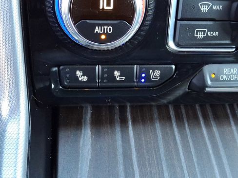 Certified 2024 GMC Yukon XL Denali image 27