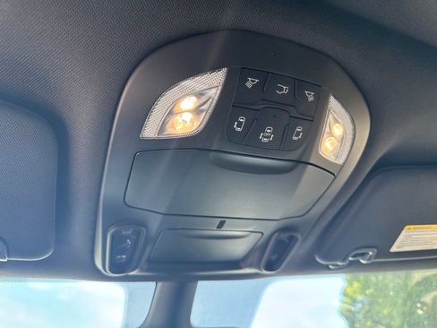New 2027 Chrysler Pacifica Limited FWD image 18