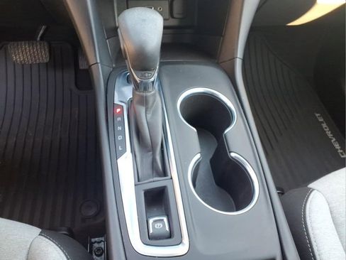 Used 2022 Chevrolet Equinox LS AWD/4WD image 13