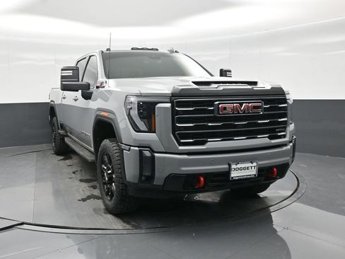 Used 2024 GMC Sierra 2500 AT4 w/ AT4 Preferred Package image 12