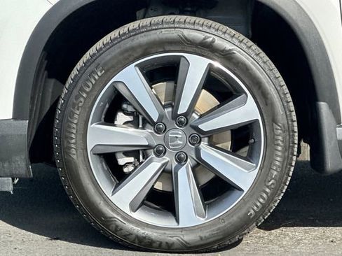 Used 2025 Honda Pilot Touring image 31