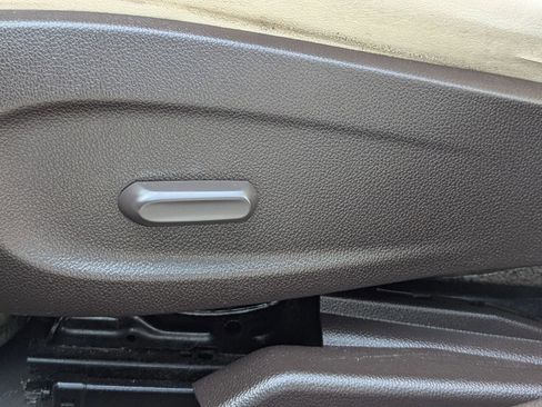 Used 2012 Buick Verano Leather FWD image 11