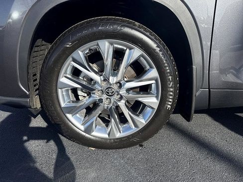 Used 2025 Toyota Highlander Limited image 8