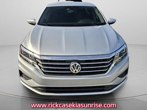 Used 2020 Volkswagen Passat 2.0T SE FWD image 3