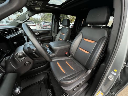 Used 2024 GMC Sierra 1500 AT4 w/ Technology Package image 21