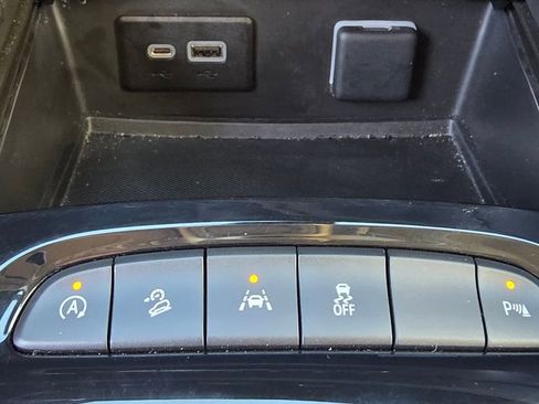 Used 2023 Buick Envision Preferred image 29