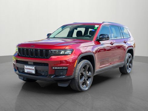 Used 2023 Jeep Grand Cherokee L Limited w/ Luxury Tech Group II AWD/4WD image 3