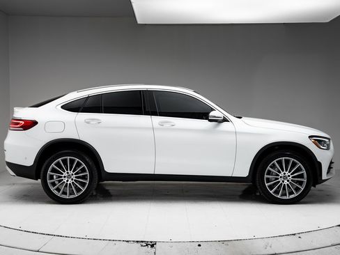 Used 2020 Mercedes-Benz GLC 300 4MATIC Coupe image 29