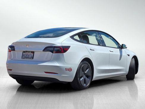 Used 2023 Tesla Model 3 Standard Range RWD image 5