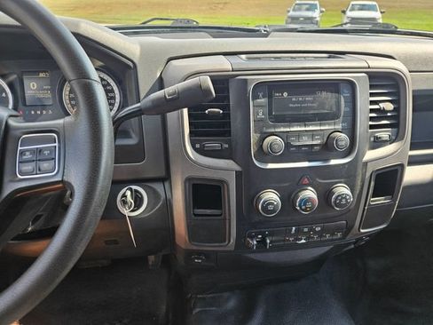 Used 2018 RAM 3500 Tradesman w/ Power & Remote Entry Group RWD image 17